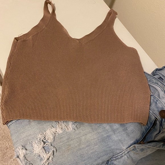 Camel colored crop top - Picture 3 of 3